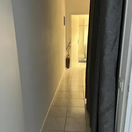 Plein Centre アパート ロワイヤン